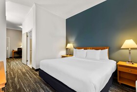 Clarion Suites Downtown