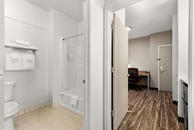 Clarion Suites Downtown