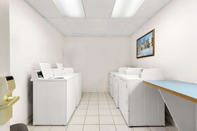 Clarion Suites Downtown