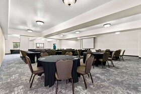 Clarion Suites Downtown