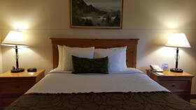 Coast Inn at Lake Hood