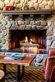 Coast Inn at Lake Hood