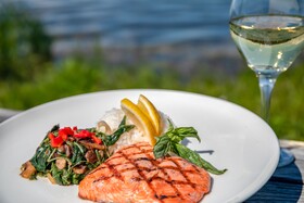 Coast Inn at Lake Hood