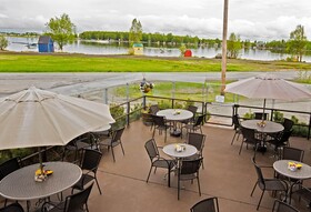 Coast Inn at Lake Hood