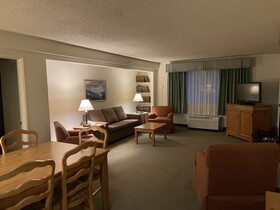 Coast Inn at Lake Hood