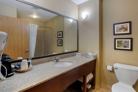 Comfort Suites Anchorage Airport