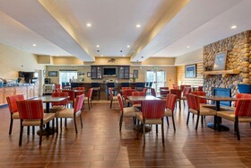 Comfort Suites Anchorage Airport