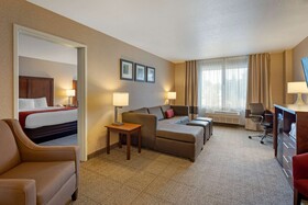Comfort Suites Anchorage Airport
