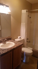 Lakeshore Inn & Suites