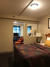 Lakeshore Inn & Suites