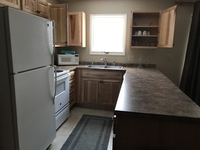 Lakeshore Inn & Suites
