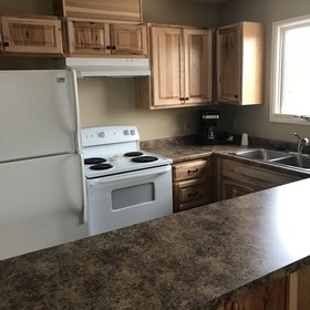 Lakeshore Inn & Suites