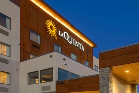 La Quinta Inn & Suites by Wyndham Anchorage Airport