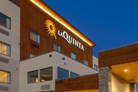 La Quinta Inn & Suites by Wyndham Anchorage Airport