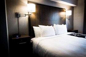 La Quinta Inn & Suites by Wyndham Anchorage Airport