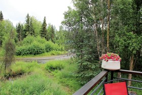 Maria's Creekside B&b