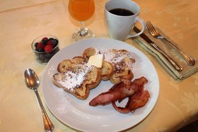 Maria's Creekside B&b