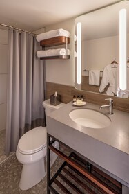 Aviator Hotel Anchorage