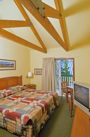 Denali Bluffs Hotel