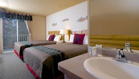 Denali Bluffs Hotel