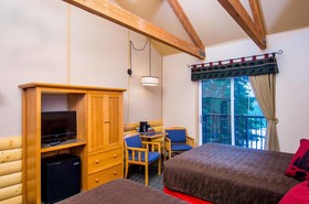 Denali Bluffs Hotel