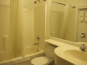 Microtel Inn & Suites by Wyndham Eagle River/Anchorage Are