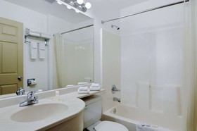 Microtel Inn & Suites by Wyndham Eagle River/Anchorage Are