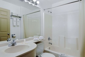 Microtel Inn & Suites by Wyndham Eagle River/Anchorage Are