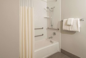 La Quinta Inn & Suites by Wyndham Fairbanks Airport