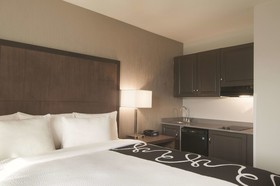 La Quinta Inn & Suites by Wyndham Fairbanks Airport