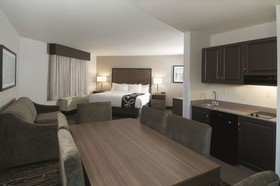 La Quinta Inn & Suites by Wyndham Fairbanks Airport