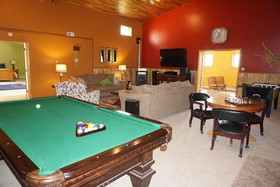 Fairbanks Moose Manor Bed And Breakfast