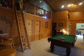 Fairbanks Moose Manor Bed And Breakfast