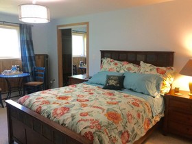 Fairbanks Moose Manor Bed And Breakfast