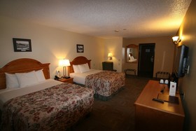 Clarion Hotel & Suites