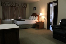 Clarion Hotel & Suites