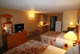 Clarion Hotel & Suites