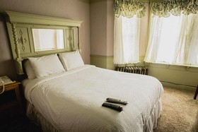 Alaskan Hotel and Bar