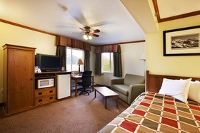 Edgewater Hotel