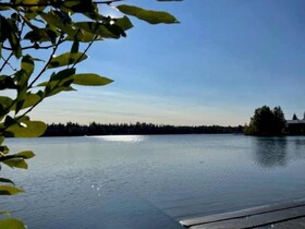 Alaska Lake and Lodge at Longmere