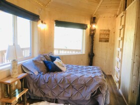 Cloudberry Cabin