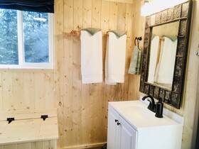 Cloudberry Cabin