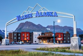 Totem Hotel & Suites