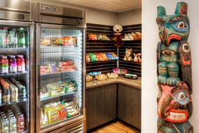 Totem Hotel & Suites