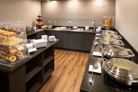 Totem Hotel & Suites