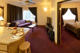 Totem Hotel & Suites