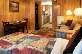 Totem Hotel & Suites
