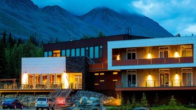 Tsaina Lodge