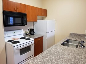Grand View Inn & Suites