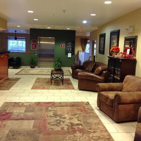 Grand View Inn & Suites